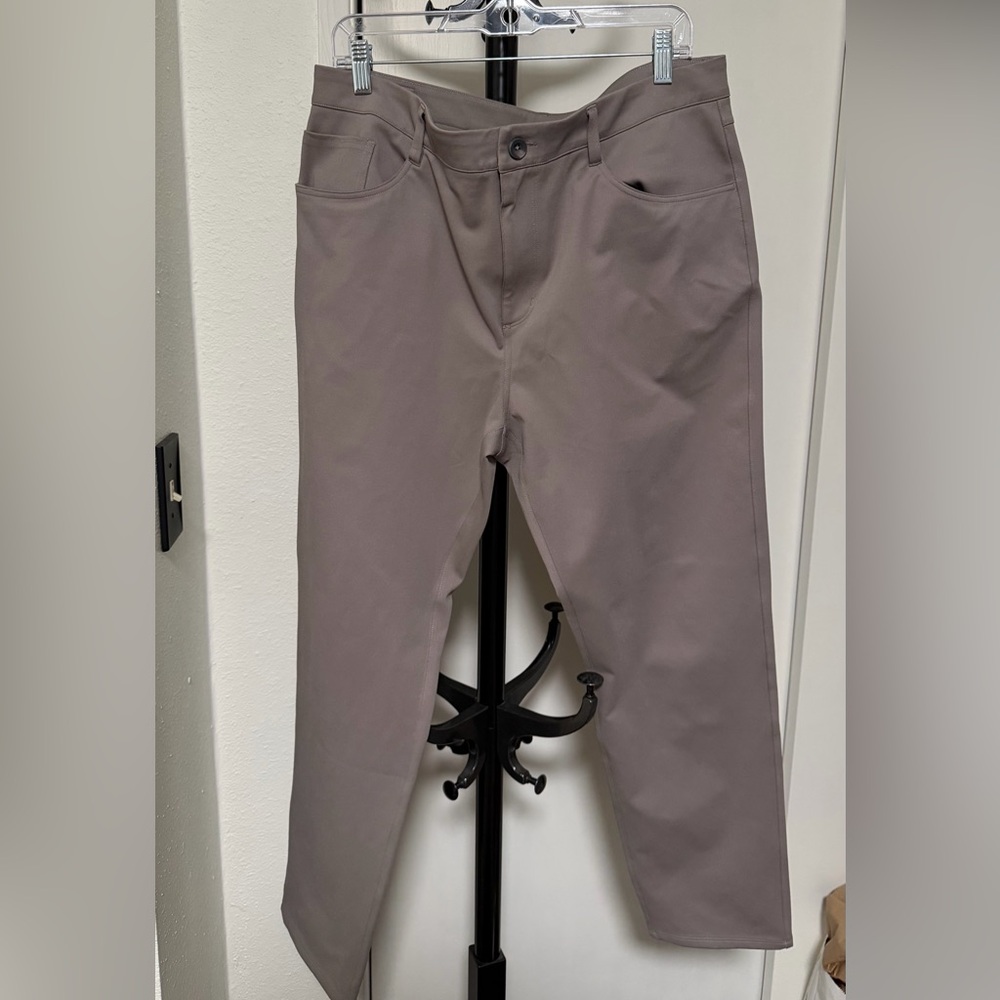 Vuori Men’s Taupe Pants - Size 36
